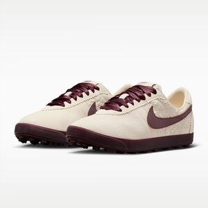 Nike Astrograbber Sneakers - Women